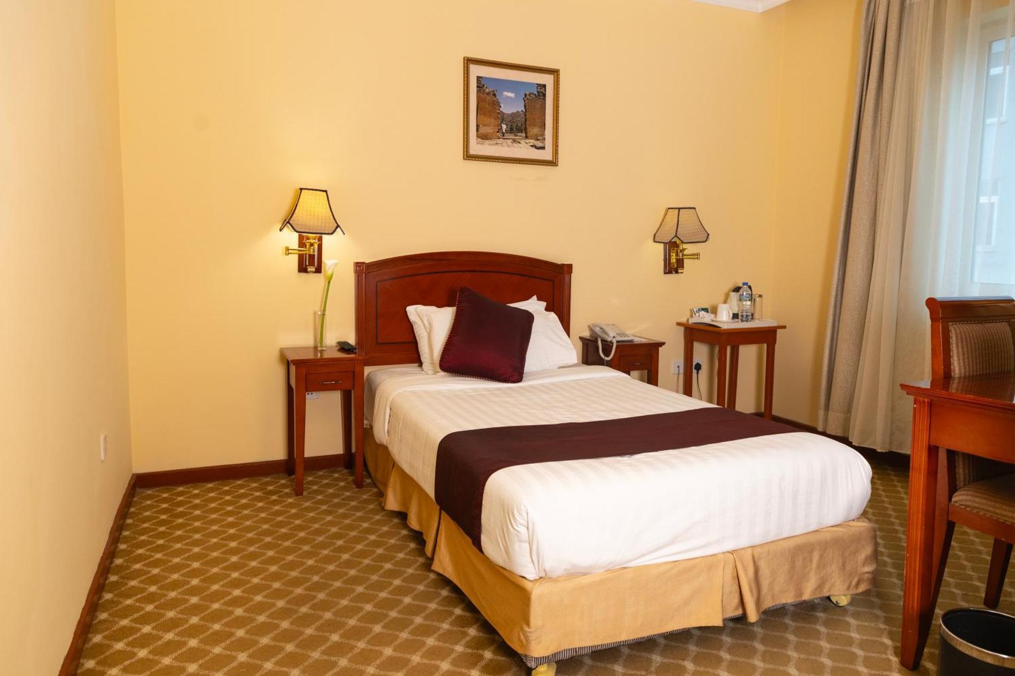 Dreamliner Hotel Addis Ababa Exterior photo